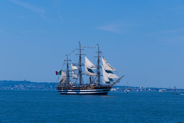 ship in the sea © Vadim