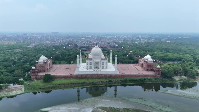Aerial shot of Taj Mahal in Agra, Uttar Pradesh, India