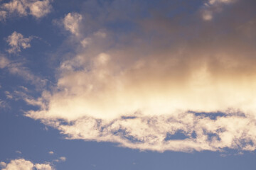 Obraz premium Low angle of blue and white sky