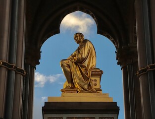 Fototapeta premium Detailed view of the ornate gothic architecture of the Albert Memorial in London, UK
