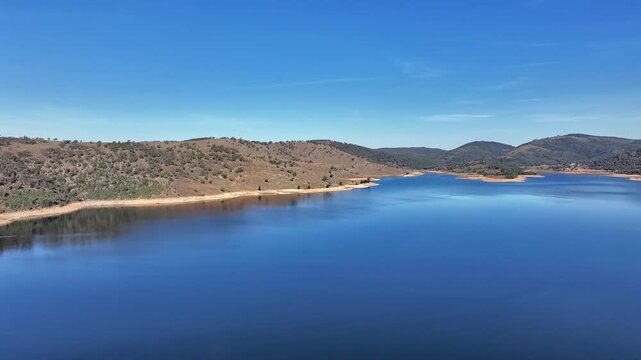 Spectacular aerial footage of Wyangala Dam NSW Australia