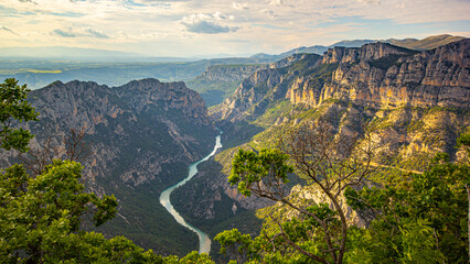 Fototapeta premium Panoramic view of Verdon Gorge and turquoise river in Provence, France