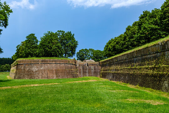 Stadtmauer Lucca, Toskana, Italien
