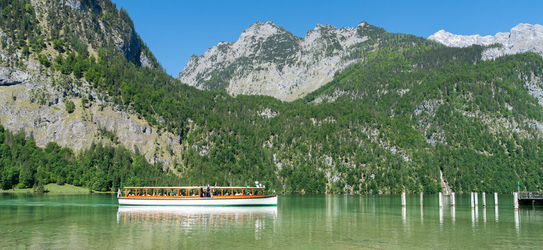 Ausflugsschiff auf dem K&ouml;nigssee im Nationalpark Berchtesgaden