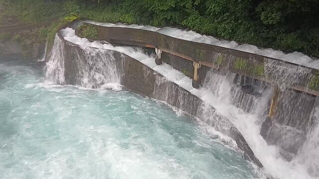 岐阜県本巣市　金原ダム魚道