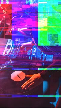 Vertical Glitch Transition 02