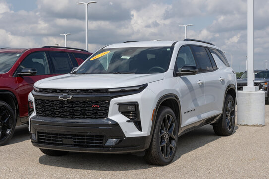Chevrolet Traverse RS AWD 3-Row SUV at a dealership. Chevy offers the Traverse with a 2.5L Turbo DOHC engine. MY:2026