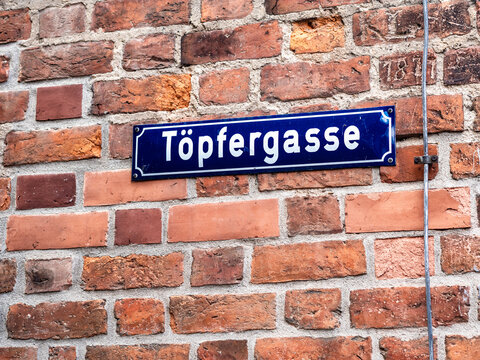 T&ouml;pfergasse