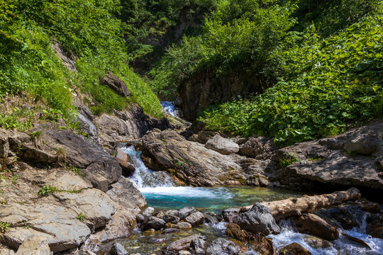 T&uuml;rkisfarbener Gumpen im Madauer Bach im Madautal, Tirol &ndash; 26.06.2026