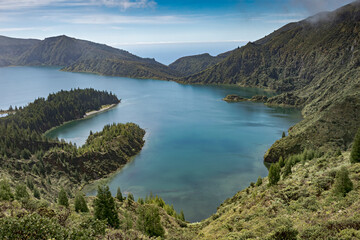 vue sur le lac de feu aux Açores © christine
