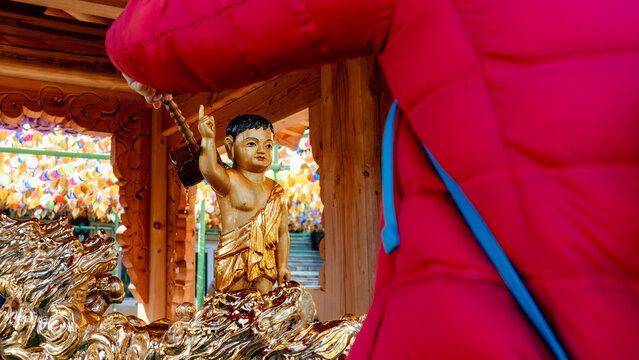 Sacred water ritual at Haeundae Yonggungsa Temple