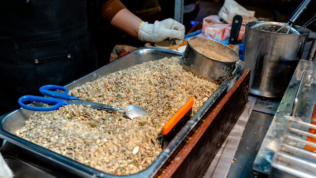 Ssiat Hotteok preparation at BIFF Square night market