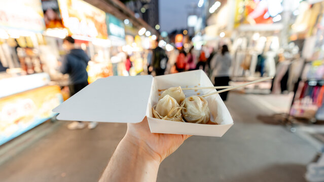 Shanghai dumplings at Fengjia Night Market in Taiwan