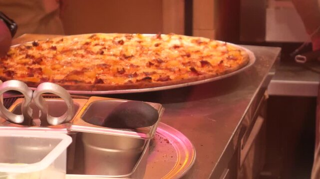 Making pizza 