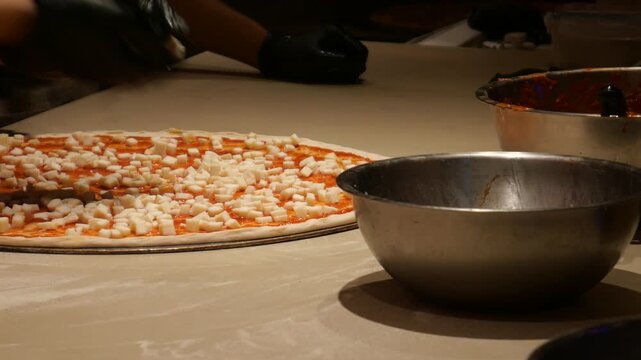 Making pizza 