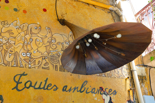 gramophone lampadaire
