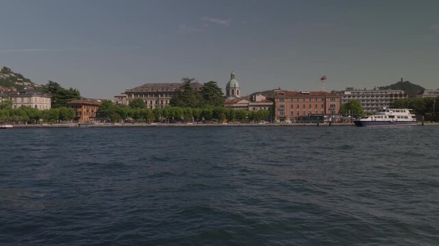Como_cityscape_lake_02