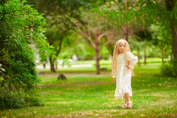 Obraz premium Park Princess Dress
