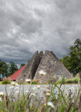 Piramides y zona de acampar en valle nuevo constanza republica dominicana