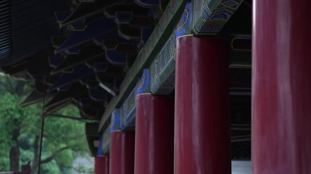 Tilt down the beautiful pillar of Lingshan Temple (Wuxi, Jiangsu, China)