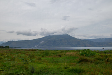 Fototapeta premium toba lake and mountain