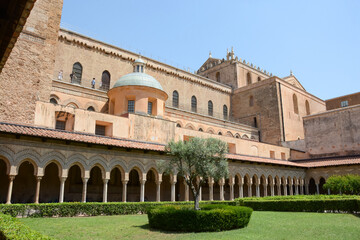 Fototapeta premium Cloître du monastère bénédictin de Monreale - Sicile - Italie