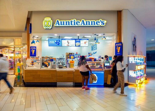 New Hartford, NY - May 28, 2026: Interior view of the Auntie Anne&rsquo;s pretzel shop located inside Sangertown Square Mall, New Hartford, NY 13413