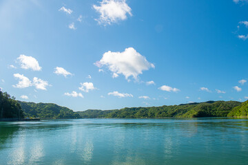 沖縄県大宜味村塩屋湾の風景 © kintomo