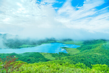福島県耶麻郡北塩原村　雄国沼湿原に広がる雄国沼 © TNK