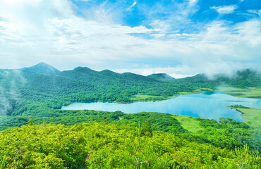 福島県耶麻郡北塩原村　雄国沼湿原に広がる雄国沼 © TNK