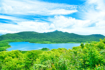 福島県耶麻郡北塩原村　雄国沼湿原に広がる雄国沼 © TNK