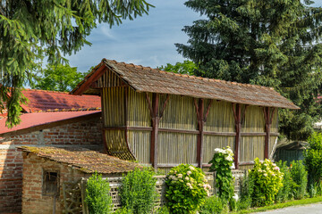 Traditional corn crib building in Croatian countryside © Richard Semik