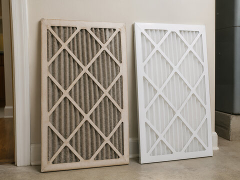 Filtres de ventilation propre et usag&eacute; en comparaison