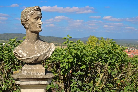 blankenburg harz, deutschland - b&uuml;ste von julius cesar 