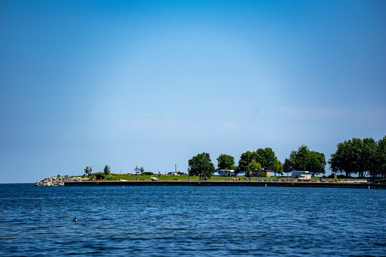 View of Millennium Overlook Park waterfront in Collingwood.