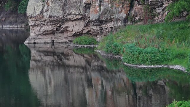 Korea Hwasun Muryeom Jeokbyeok cliff mountain river water stream reflection rock nature landscape 대한민국 한국 화순 물염적벽 기암괴석 절벽 산 강물 흐르는천 자연 푸른 숲 계곡 풍경 반영 수면 여행 명소