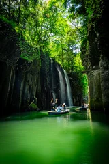 Fototapete Grün 日本　宮崎の神聖な高千穂峡の風景  © ZK