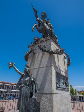 Monument to Justo Rufino Barrios, former president of Guatemala, on the plaza of the same name.