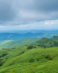 Fototapeta premium Panoramic View of Rolling Hills in Riverston Sri Lanka
