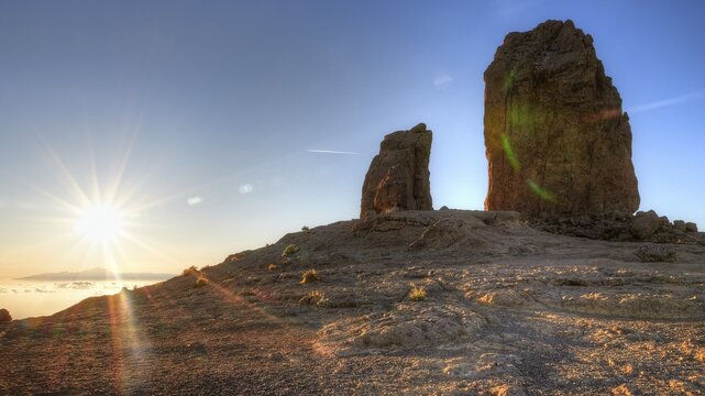 Evening light, sunset, sun as star, backlight, Tenerife, Teide, Massif Central, Roque Bentayga, Roque Nublo, small rock, mountain landscape, Gran Canaria, Canary Islands, Spain