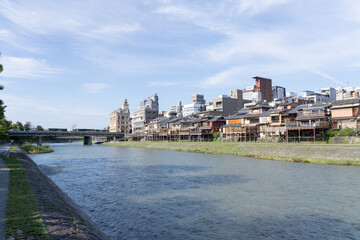 Fototapeta premium 京都 鴨川と納涼床