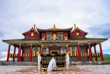 Obraz premium Architectural Landscape of Barun Temple in Bayinbuluke Scenic Area, Hejing County, Xinjiang, China