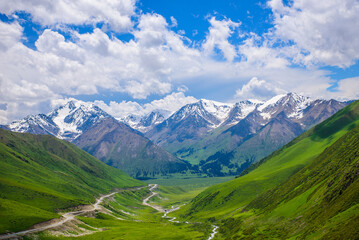 Fototapeta premium Natural Scenery of the Tianshan Mountains, Xinjiang, China
