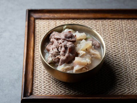 Korean beef tendon soup, korean food