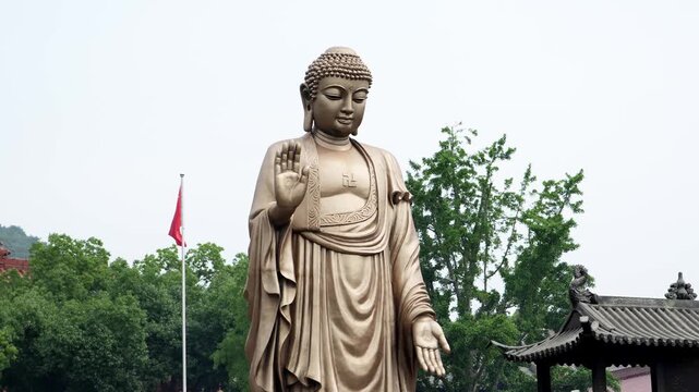 Small Buddha Statue at Lingshan Scenic Area (Jiangsu, China) in 4K50p
