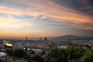 Obraz premium Panoramic Cityscape of Florence and the Arno River from Piazzale Michelangelo at Dusk - Florence, Italy