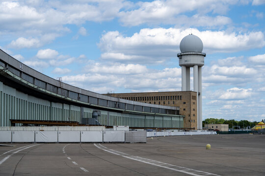 Radar tower and curved terminal at Tempelhof Airport