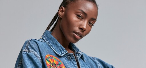 Fototapeta premium A denim jacket featuring a vibrant Juneteenth patch symbolizing Black heritage, unity, and freedom for cultural events.