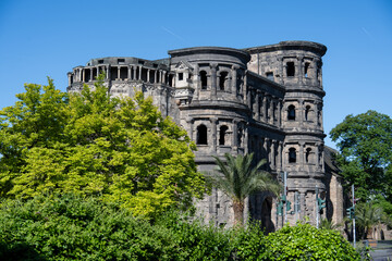 Obraz premium Porta Nigra Roman Gate With Greenery in Trier