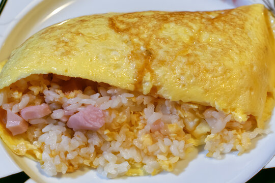 卵で包んだオムライス